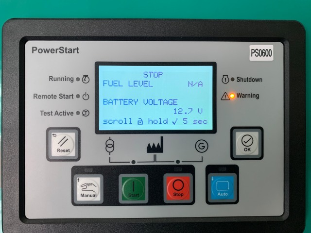 Máy phát điện Cummins 500kVA có màn hình LCD hiển thị rõ ràng các thông số và trạng thái của máy phát điện